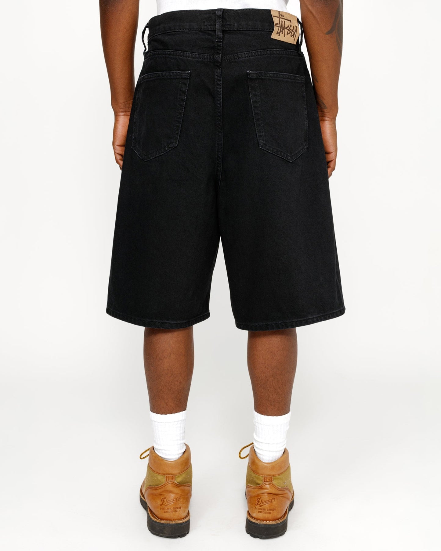 GROSSE, ALTE, KURZE DENIM-HOSE 