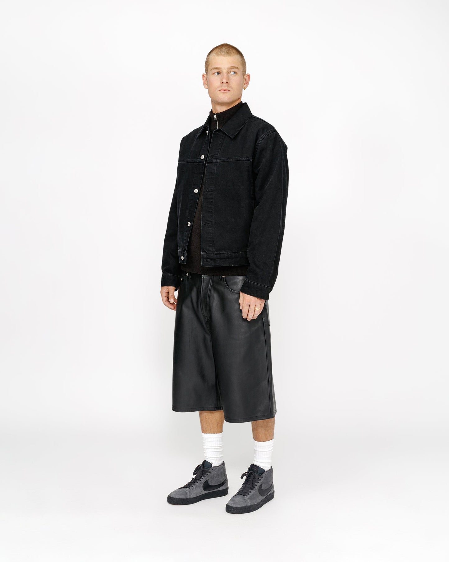 GRAND SHORT EN CUIR 