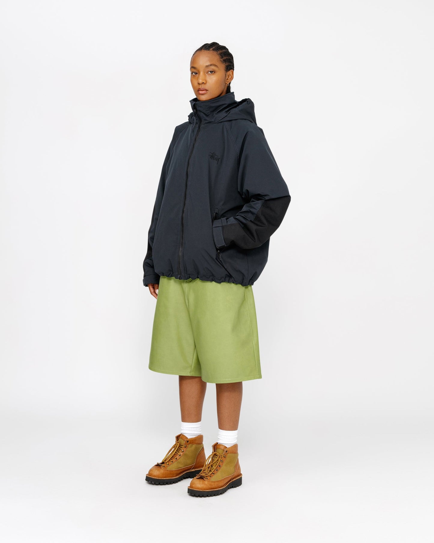GRAND SHORT EN CUIR 