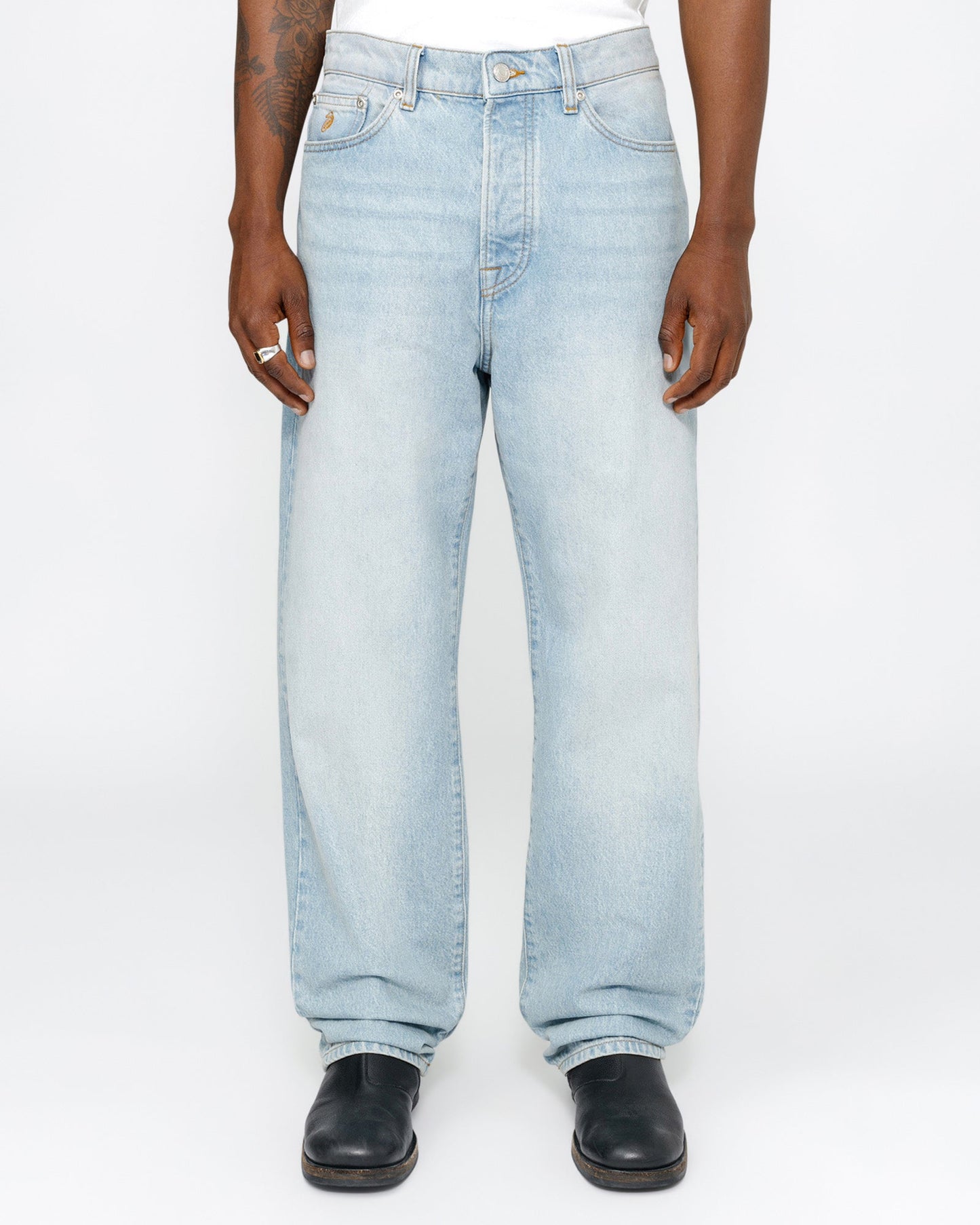 NEUER KLASSISCHER JEAN-DENIM 
