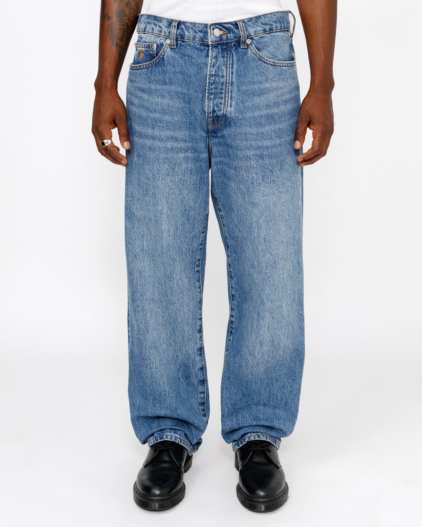 NEUER KLASSISCHER JEAN-DENIM 