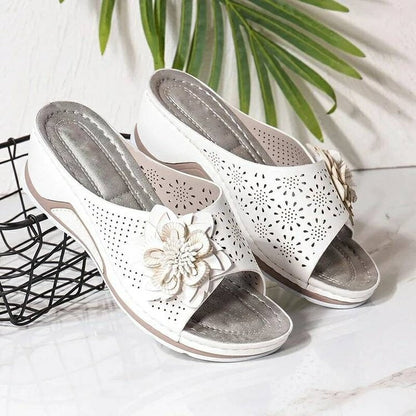 2023 Orthopädische Keilsandalen mit weicher Sohle und Massage 