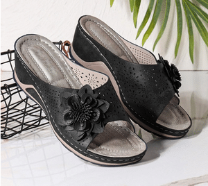 2023 Orthopädische Keilsandalen mit weicher Sohle und Massage 