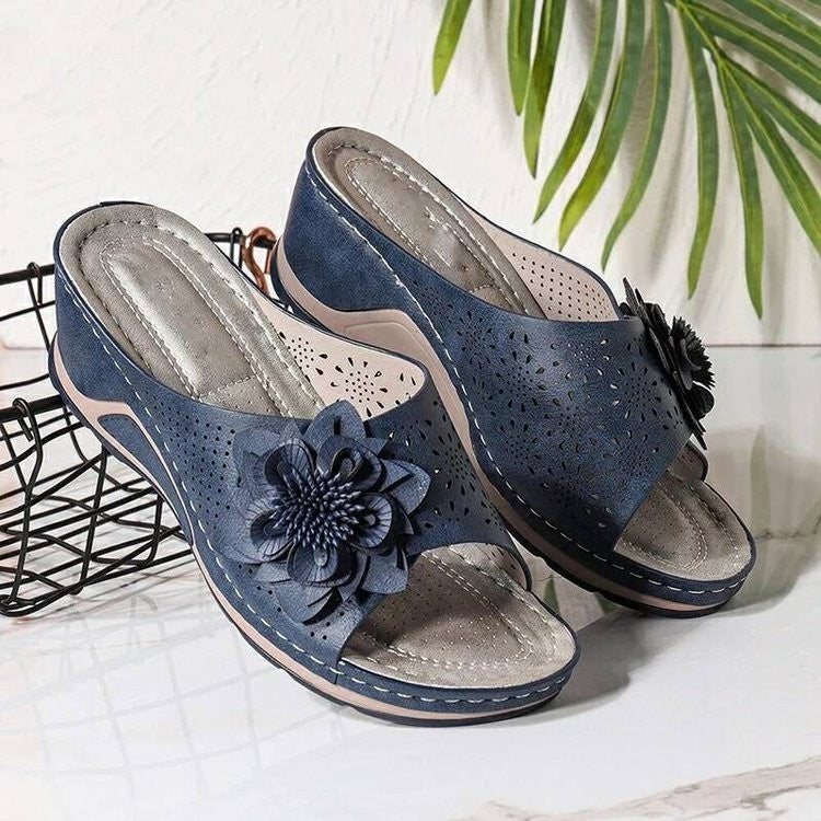 2023 Orthopädische Keilsandalen mit weicher Sohle und Massage 