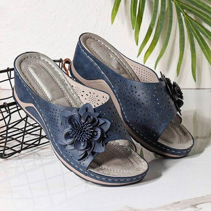 2023 Orthopädische Keilsandalen mit weicher Sohle und Massage 