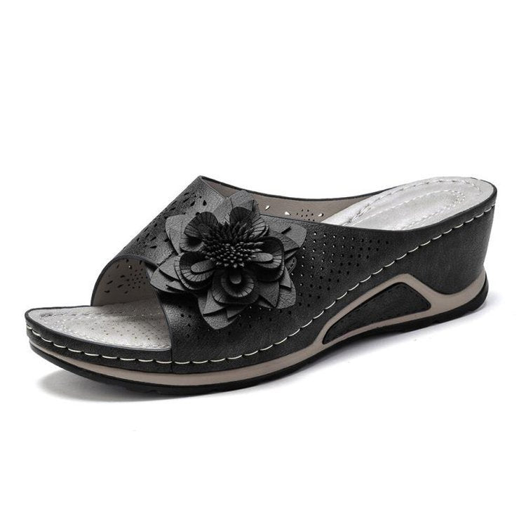 2023 Orthopädische Keilsandalen mit weicher Sohle und Massage 